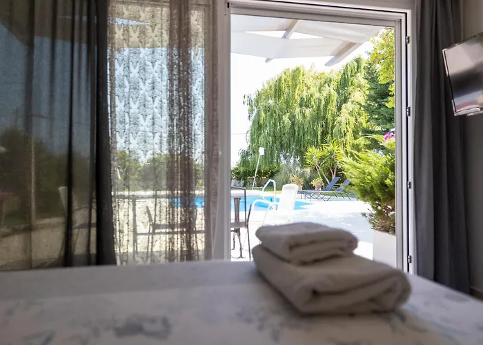 Gyra Villas *