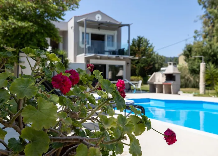 فيلة Gyra Villas
