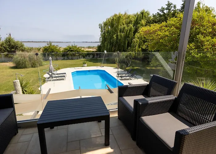 Gyra Villas