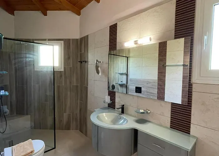 Adonis With Private Pool By Lefkadastay *